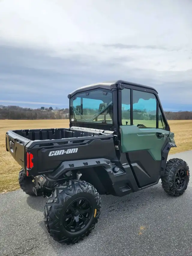 2023 CANAM DEFENDER HD9-GREEN! in ATVs in Dartmouth - Image 7