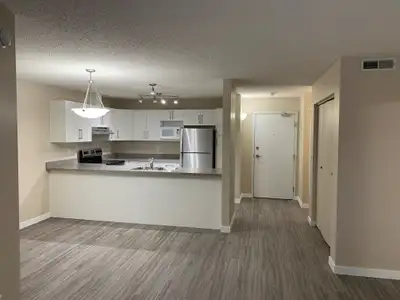 Kenwood Court - Spacious 2 Bedroom Unit Apartment for Rent
