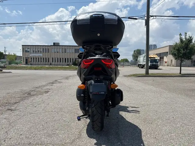 2022 Yamaha XMAX ~ YAMAHA XMAX ~ 300CC ~ COOL SCOOT ~ LOW KMS ~ in Street, Cruisers & Choppers in City of Toronto - Image 16
