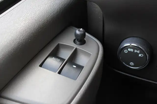 2023 GMC Savana Cargo Base in Cars & Trucks in Comox / Courtenay / Cumberland - Image 17