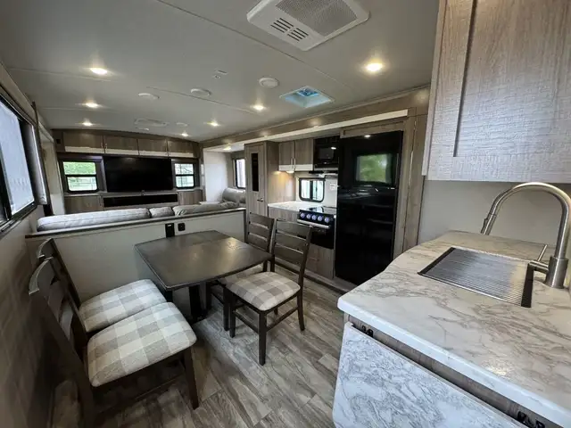 2023 Grand Design Imagine 3100RD in Travel Trailers & Campers in St. Albert - Image 4