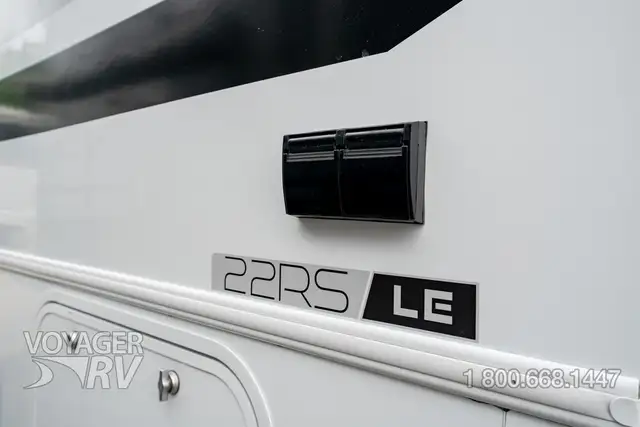 2027 Winnebago Sunflyer 22RS in Travel Trailers & Campers in Kelowna - Image 56