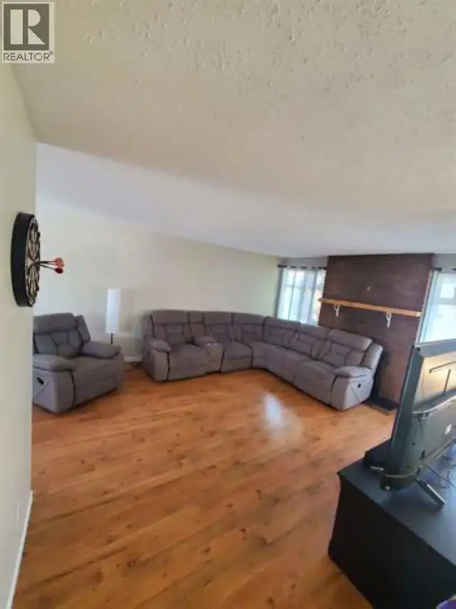 27 MANSON CRESCENT Mackenzie, British Columbia in Houses for Sale in Smithers - Image 13