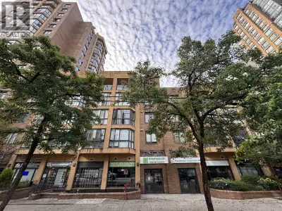 This exceptional retail strata unit is perfect for a Medical or Dental practice, along with many oth...