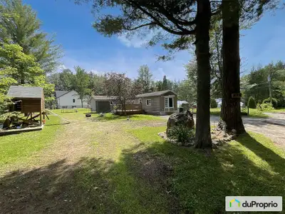 Idéal pour ceux qui recherchent tranquillité et confort, cette charmante maison mobile construite en...