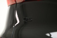 This Audi Q5 delivers a Intercooled Turbo Premium Unleaded I-4 2.0 L/121 engine powering this Automa... (image 7)