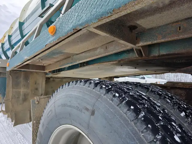 2009 KENWORTH T800 in Heavy Trucks in Saskatoon - Image 108