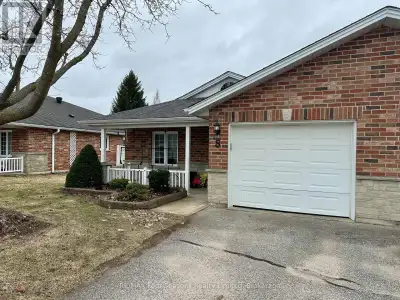 Located in the welcoming Huron Meadows adult life lease community, Unit #8 offers spacious and comfo...