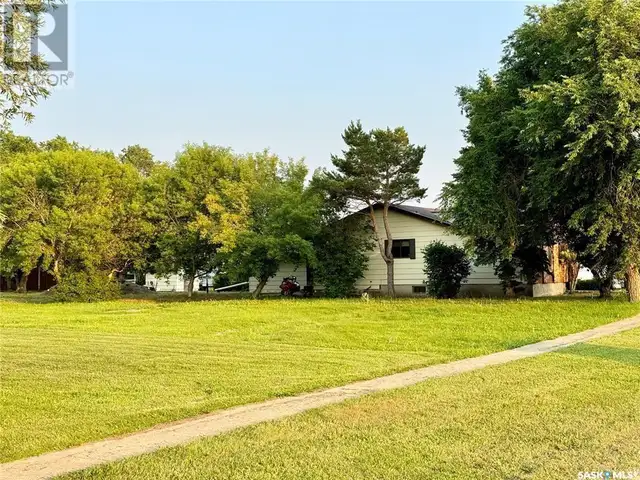 549 Ford STREET Bethune, Saskatchewan in Land for Sale in Moose Jaw - Image 14