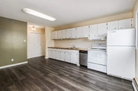 Amenities: Near UofA • Balconies • Affordable Parking Suite & Building: One-bedroom and two-bedroom... (image 5)