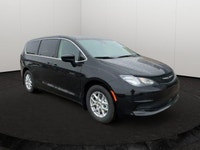 EXECUTIVE CROSSTOWN DEMO! Cloth Bucket Seats, Remote Start System, Heated Front Seats, Heated Steeri... (image 1)