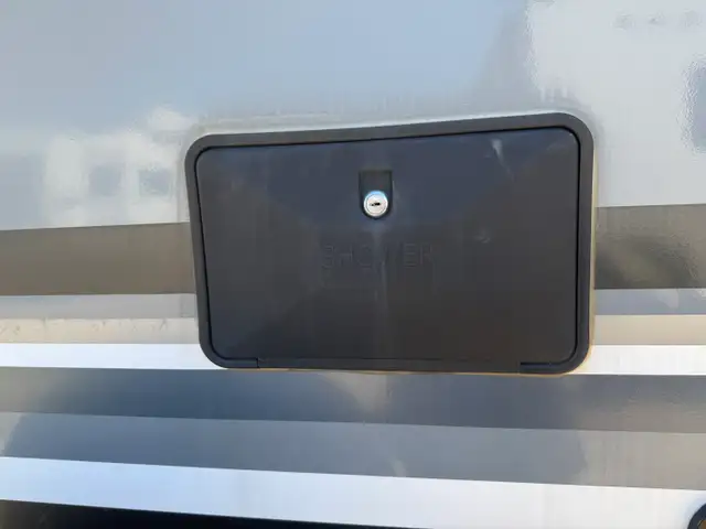 2019 Forest River SURVEYOR 285 IKLE in Travel Trailers & Campers in St. Albert - Image 9