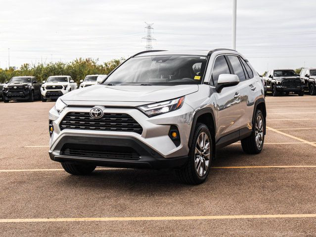 2022 Toyota RAV4 XLE Premium 2.5L AWD in Cars & Trucks in Strathcona County - Image 4