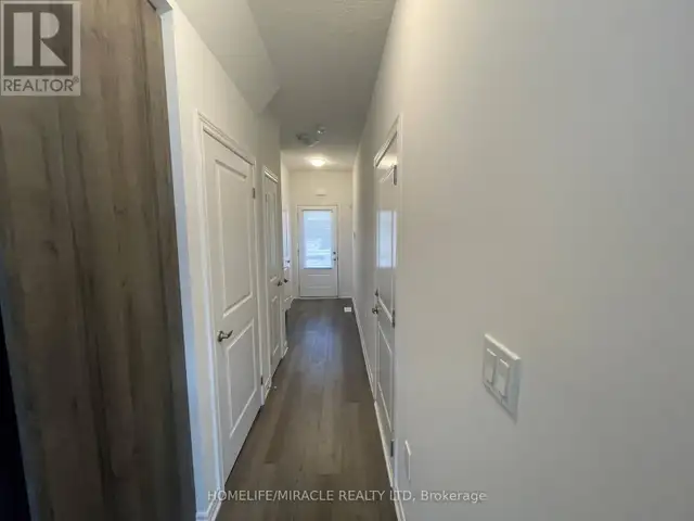4 - 205 THAMES WAY Hamilton (Mount Hope), Ontario62864758390530122
