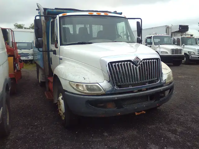2008 International 4300 12ft Dump  in Heavy Trucks in Mississauga / Peel Region - Image 3