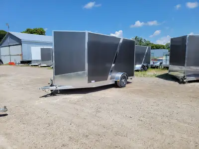 6x12' 3' V-nose 6'6" Interior Height 32" Curb side door Rear ramp with spring assist One piece alumi...