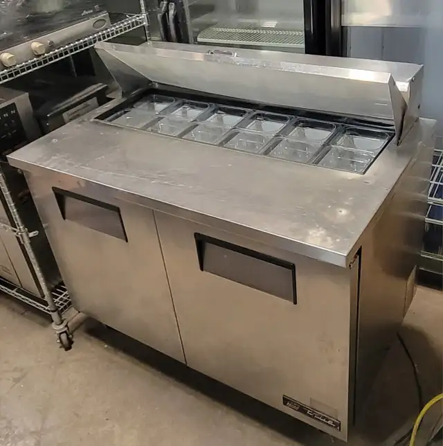 Refrigerated Sandwich / Salad / Food Prep Table (USED) 4ft & 5ft in Industrial Kitchen Supplies in City of Toronto - Image 5