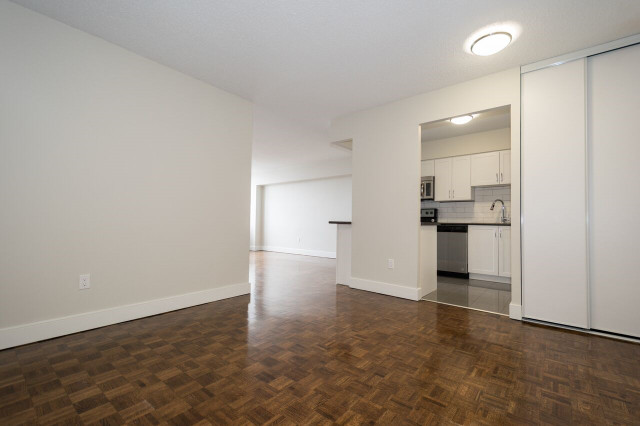Wellington Towers - Two Bedroom Apartment for Rent in Long Term Rentals in Markham / York Region - Image 2