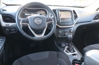 Engineered for Adventure with Uncompromising Capability. The Jeep Cherokee 4WD. A perfect fusion of... (image 9)