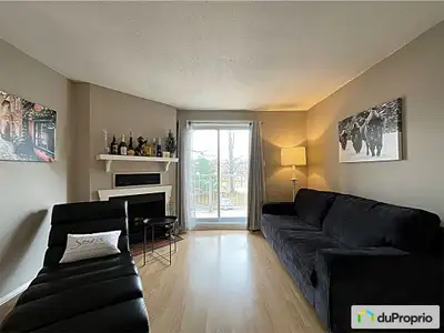 Condo élégant à Manoir des Trembles Prêt à emménager avec faibles frais de condo! Situé dans le quar...