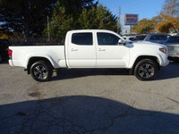 . Engine: V6 Cylinder Engine 3.5L L/100Km City: 13.0 L/100Km Hwy: 10.5 (image 4)