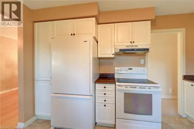 79 GAY Crescent Kitchener, Ontario in Houses for Sale in Kitchener / Waterloo - Image 11