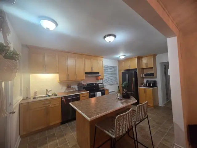 Longueuil Grand 4 1/2 haut duplex avec salle à manger in Long Term Rentals in Longueuil / South Shore - Image 5