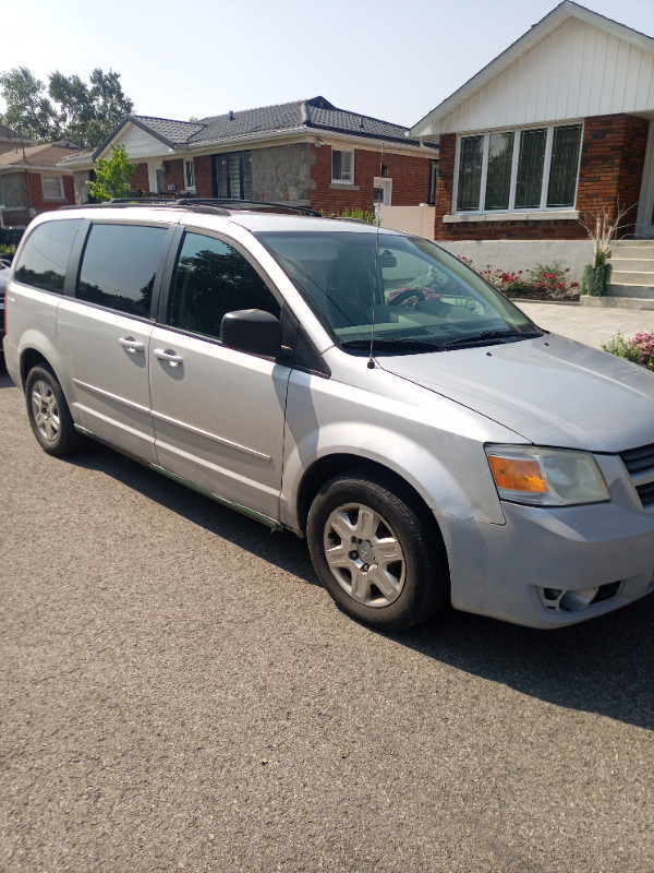 Dodge gran caravan dans Autos et camions  à Laval/Rive Nord