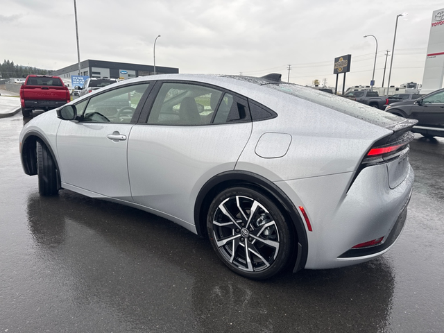 2026 Toyota Prius Plug-In Hybrid XSE SUNROOF / HEATED STEERING W in Cars & Trucks in Cranbrook - Image 4