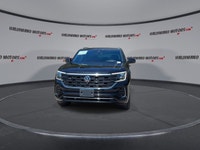 // ACCIDENT FREE!! // This used 2025 Volkswagen Atlas Cross Sport Execline 4WD is a confident, well-... (image 2)