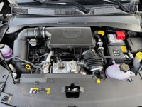 Cloth Low-Back Bucket Seats, Heated Front Seats, 8.4 Touchscreen Display, Apple Carplay, Google Andr... (image 7)