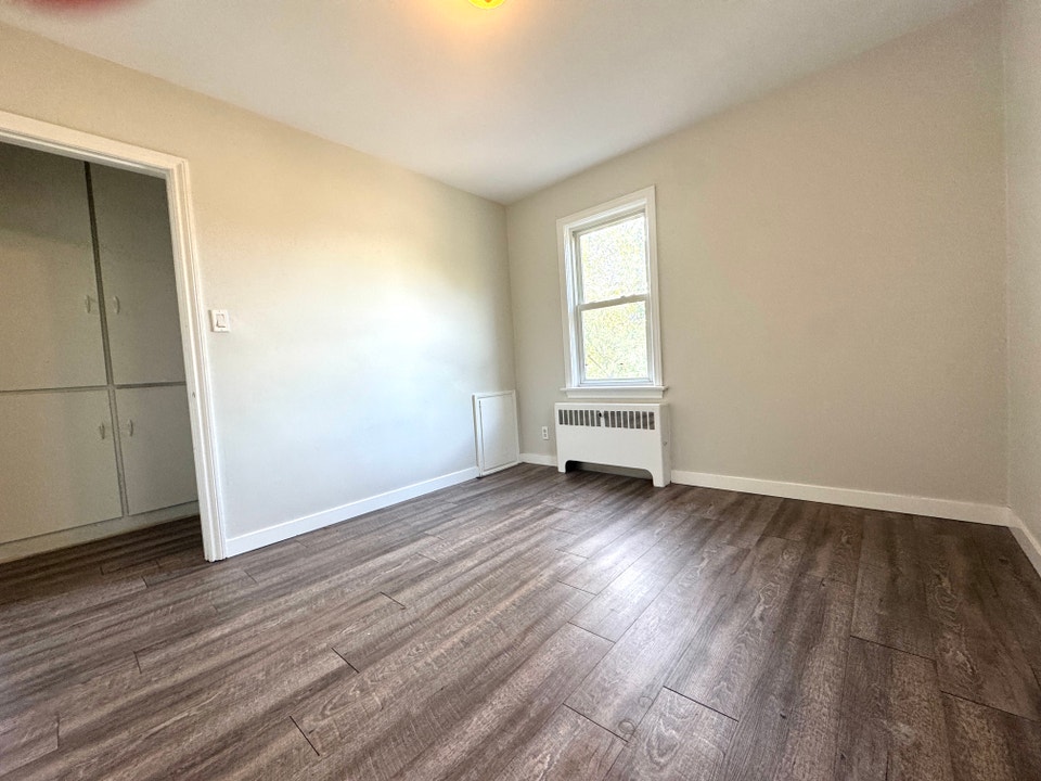 Recently Renovated 1 Bedroom 1 Bathroom Apartment! 2