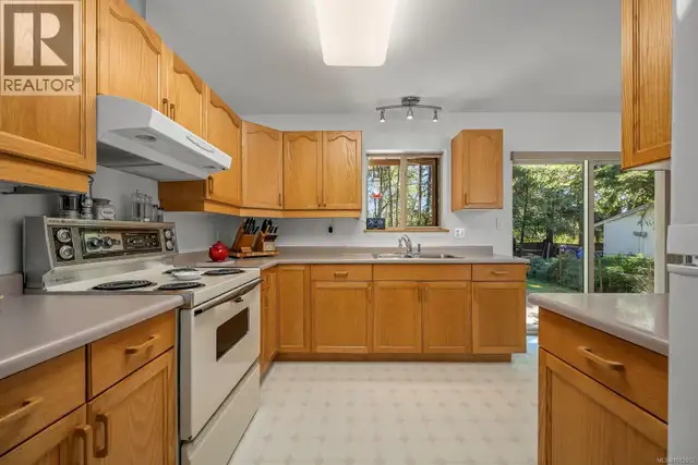 3465 CESSFORD Rd Courtenay, British Columbia in Houses for Sale in Comox / Courtenay / Cumberland - Image 24