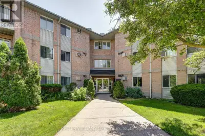 Looking for an affordable way to break into the housing market? This spacious 3 bedroom, 1.5 bathroo...