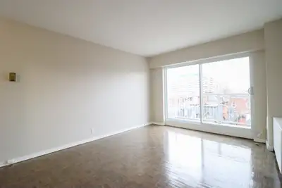 BEAUTIFUL BUILDING AND AREA - AC, HEAT AND WATER INCLUDED! 321 Waverley Street - Kimberly Apartments...