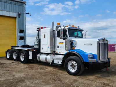 2005 Kenworth T800B 8x6 Sleeper Winch Truck 35 Ton Winch Cat C15 6 Cylinder Diesel 475 hp Engine Pos...