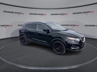 This Nissan Qashqai has a dependable Gas 4cyl 2.0 L engine powering this Variable transmission. Sunr... (image 1)