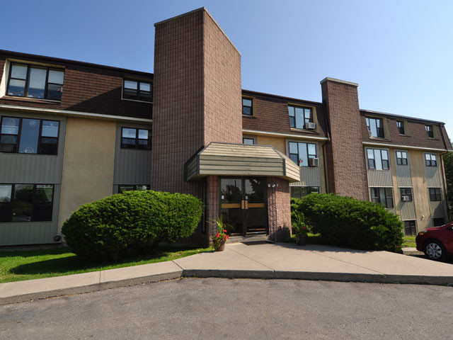 1 & 2 Bedroom Apartments Available in Wellington in Long Term Rentals in Belleville