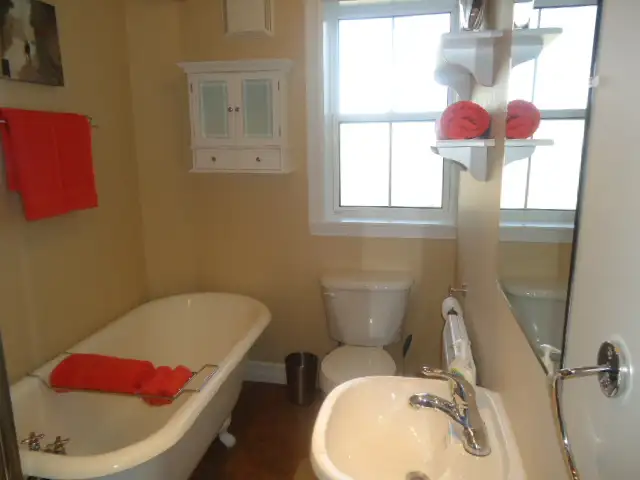 Nice Recently Renovated One Bedroom-Great Downtown Location in Long Term Rentals in Charlottetown - Image 10