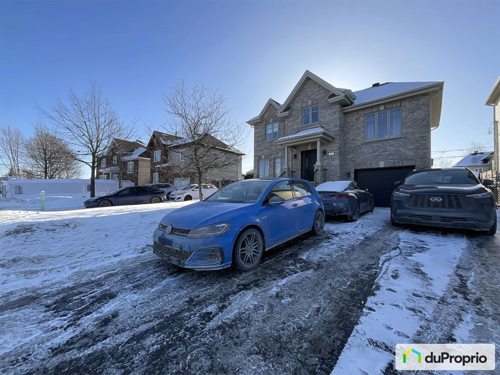 $799,000 - 2 Storey for sale in St-Basile-Le-Grand — photo 1