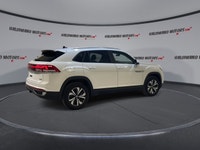 // ACCIDENT FREE!! // // SINGLE OWNER! // This 2025 Volkswagen Atlas Cross Sport Comfortline 4MOTION... (image 7)