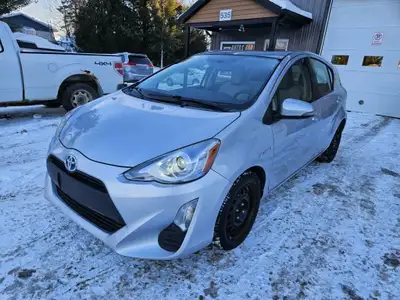 Toyota Prius C Hybride 2016 Financement disponible sur place avec 1ère, 2ème et 3ème chance au crédi...