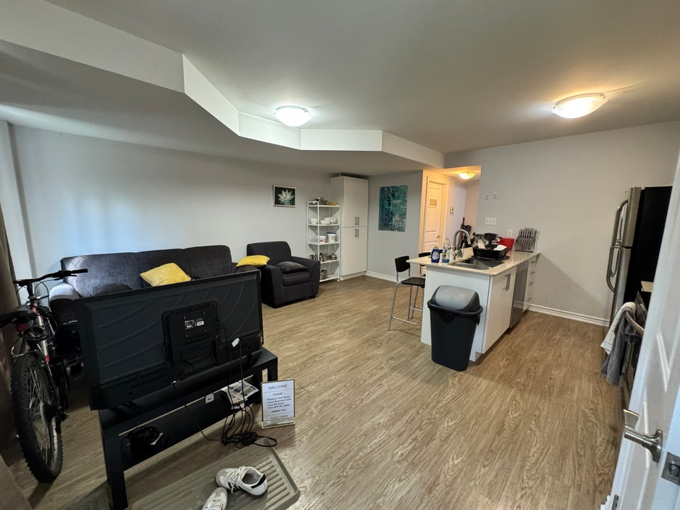 Room Available in North East Barrie 3