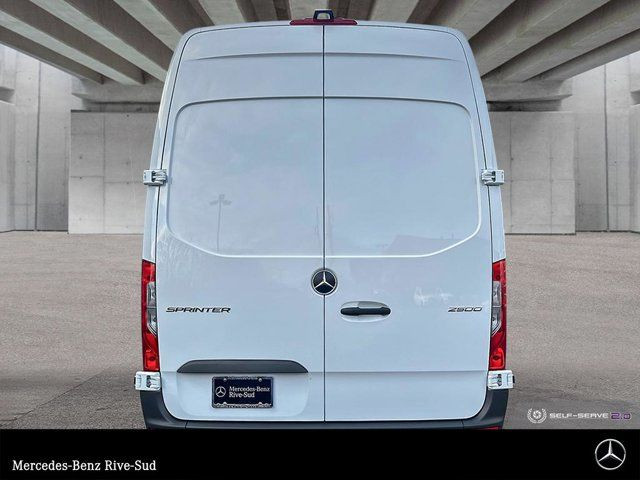 2025 Mercedes-Benz Sprinter 2500 144 Wheelbase Standard Roof RWD dans Autos et camions  à Longueuil/Rive Sud - Image 4