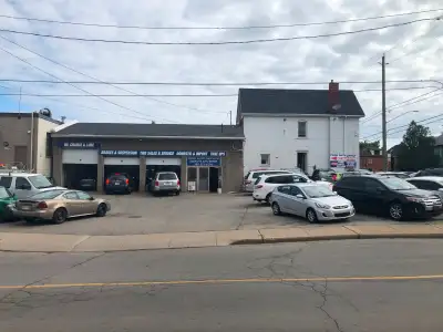 AUTOMOTIVE SHOP HAS 1 BAY AVAILABLE TO RENT MIGHT BE SUITABLE FOR MECHANIC STARTING OUT OR AUTOMOTIV...
