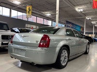 **MONTH-END SPECIAL! **FEATURING : RWD, SUNROOF, AUTO DIMMING MIRRORS, ANALOG CLOCK, HIGHLY EQUIPPED... (image 3)
