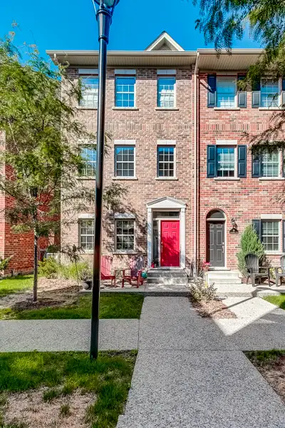14 Oxfordshire Lane | $2800 | 3 beds, 2 bath