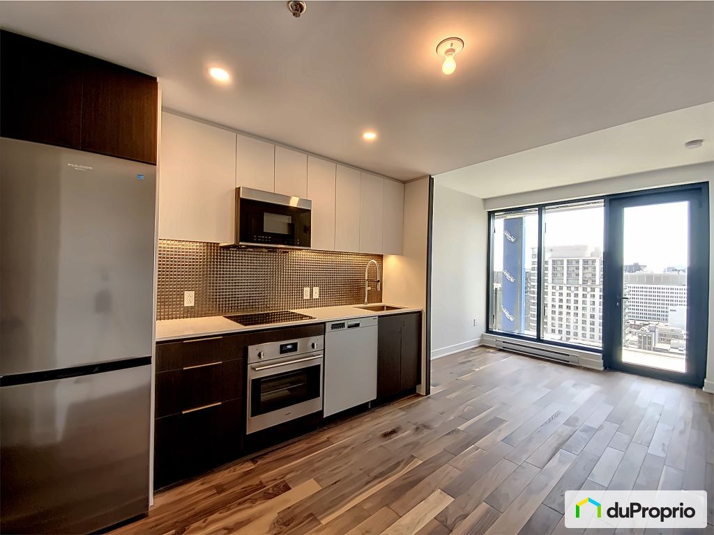 $530,000 - Condominium in Ville-Marie (downtown, old Mtl) — photo 1