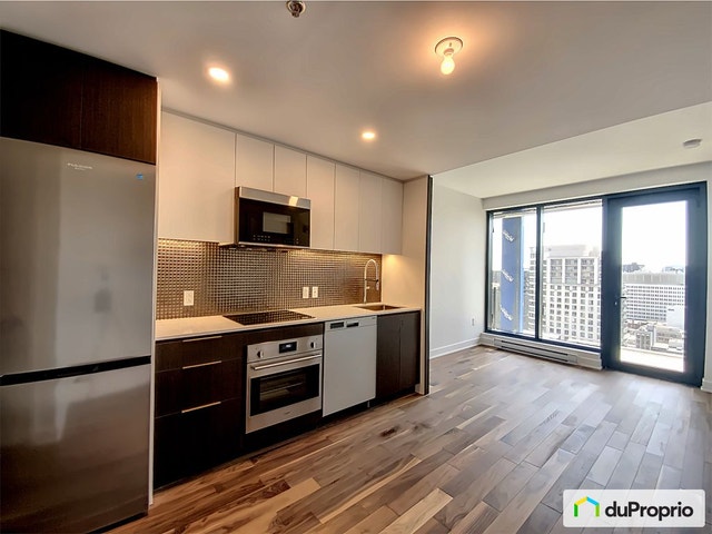 $530,000 - Condominium in Ville-Marie (downtown, old Mtl) — photo 1