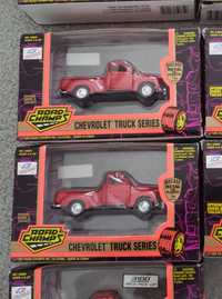 1:43 Road Champs die cast Chevrolet and Ford pick up
